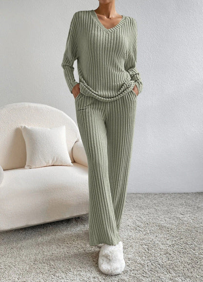 Noëlle | Casual Knitted Trouser Set with V-Neck 