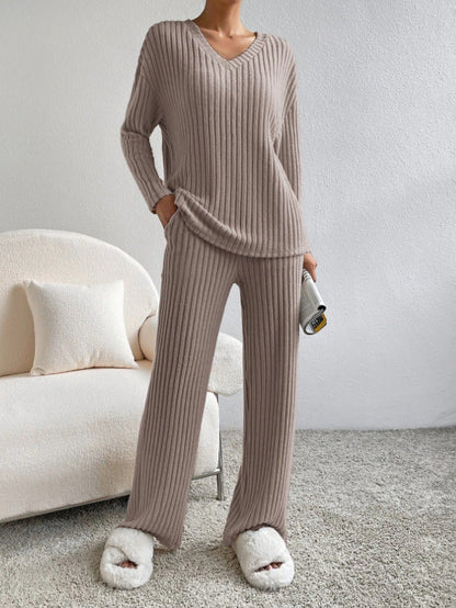 Noëlle | Casual Knitted Trouser Set with V-Neck 